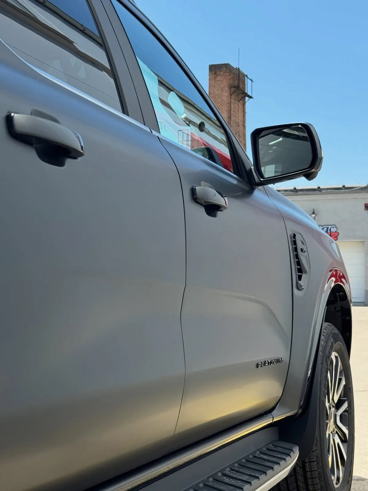 Bok Ford Ranger Platinum s matnou PPF fóliou